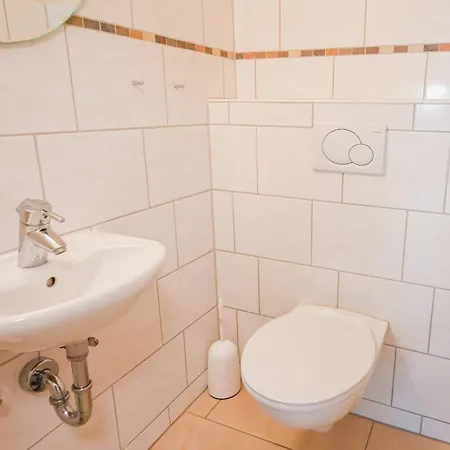 Zur Schoenen Aussicht - Fw 18 アパート *